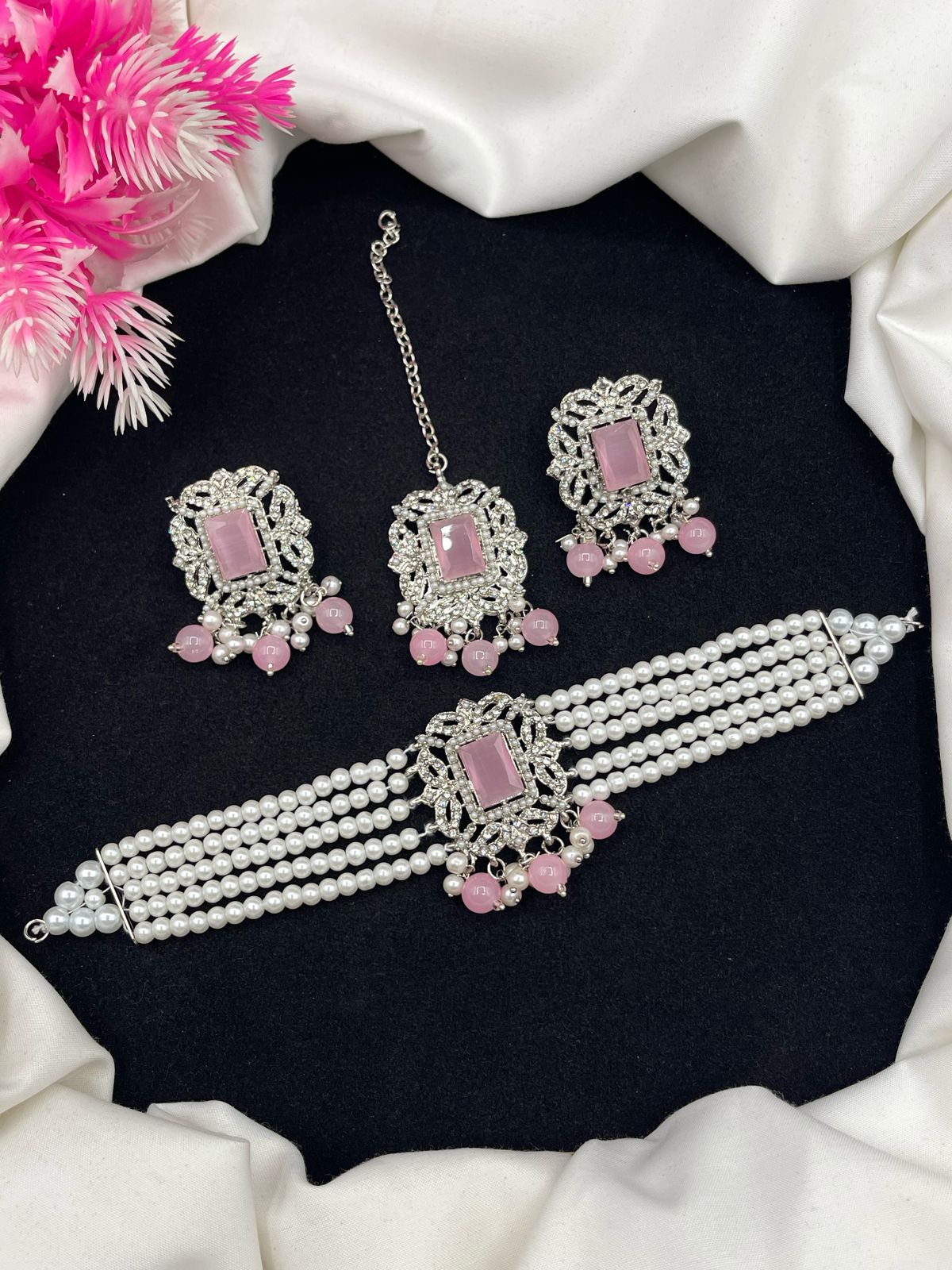 “Elegant Nauratan Choker Set with Vibrant Multi-Stone Detailing”