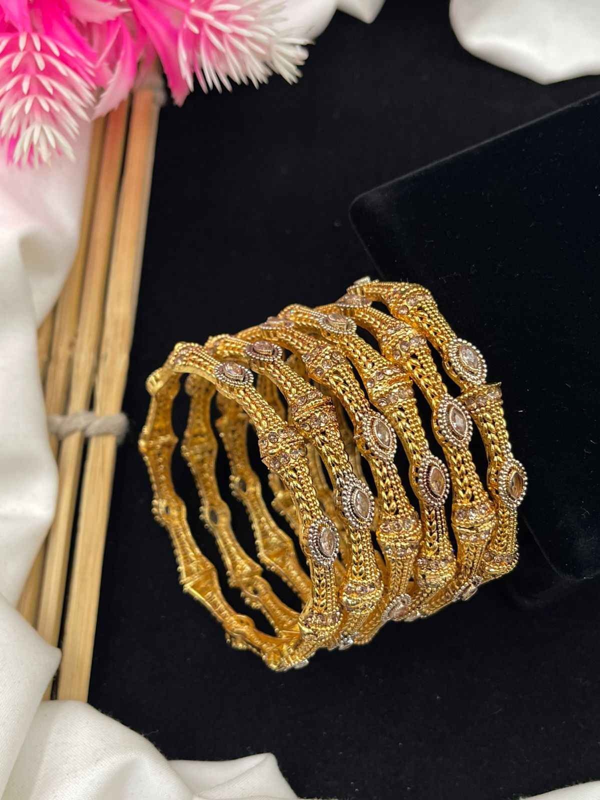 “6 bangles, 1 set, endless charm|