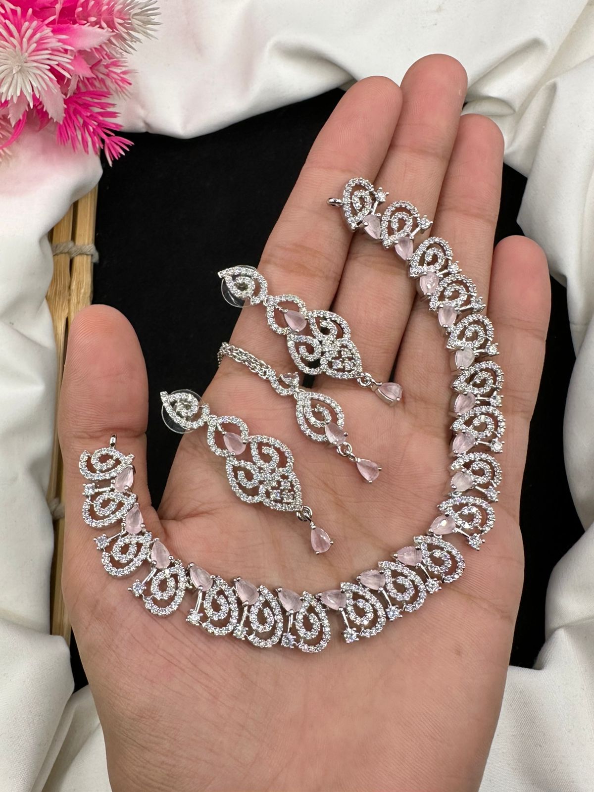 Shine with style in this beautiful and elegant Indian zircon necklace set.