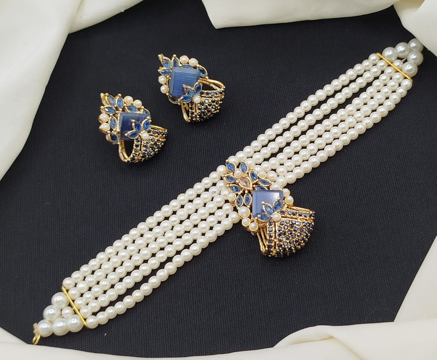 New Design Stylish Zircon Choker Set.
