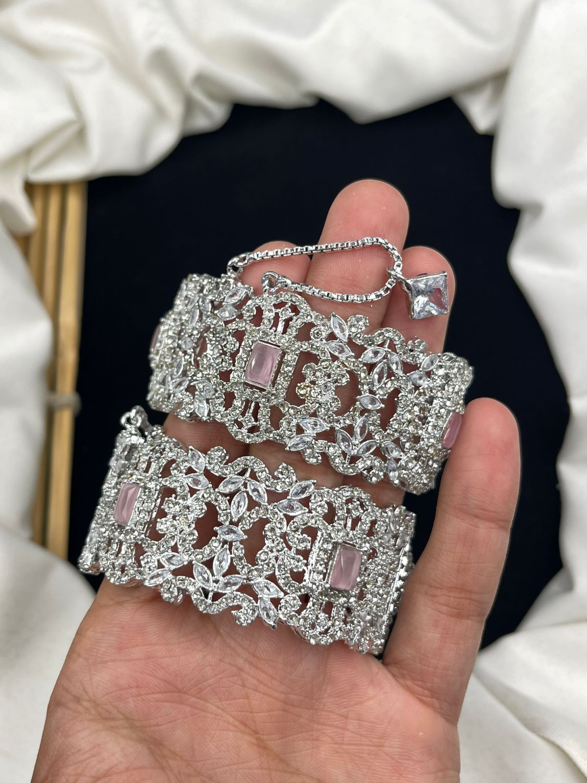 Elegant Design Manjoos Zircon Work Bangles