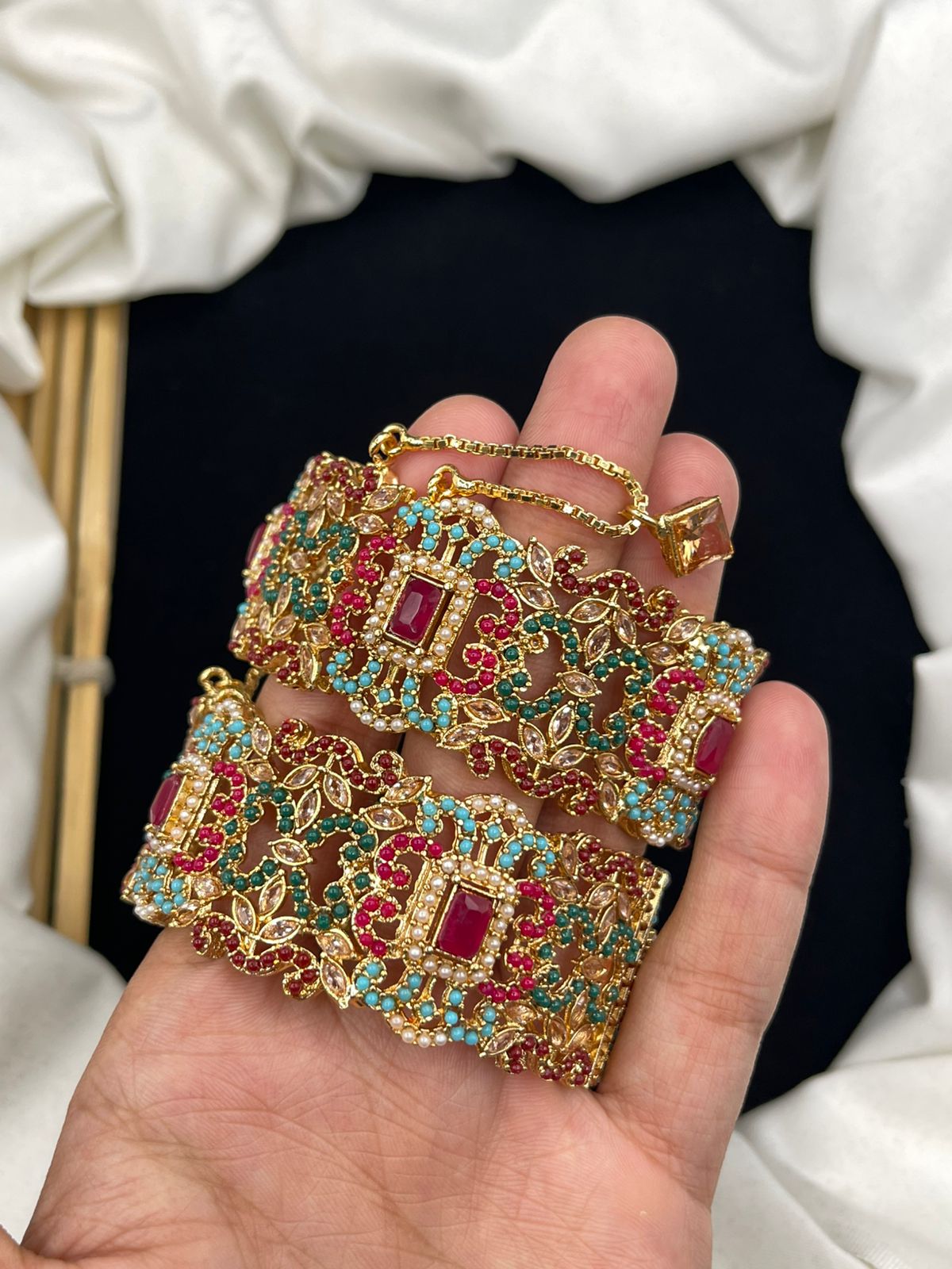 Elegant Design Manjoos Zircon Work Bangles