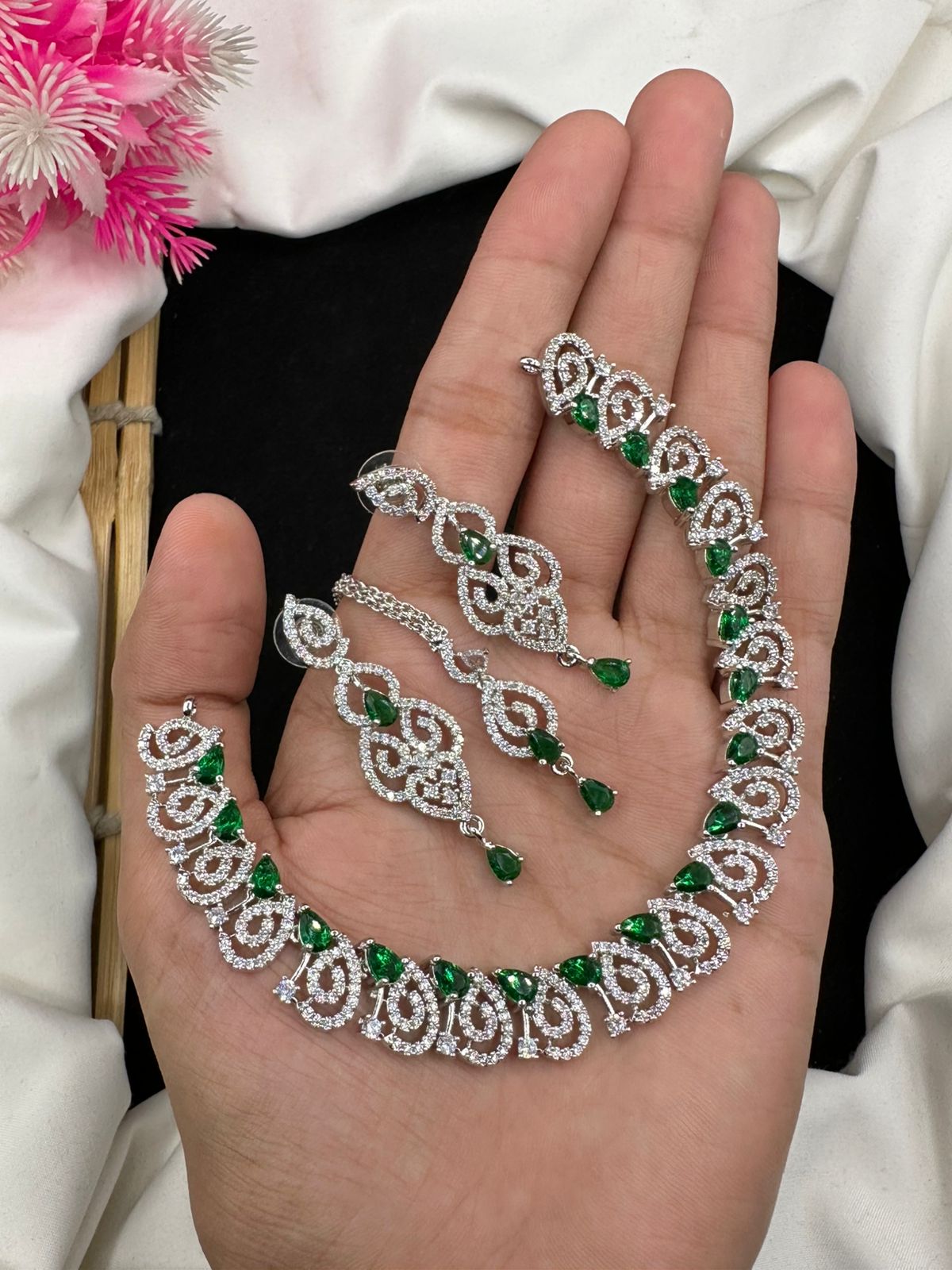 Shine with style in this beautiful and elegant Indian zircon necklace set.