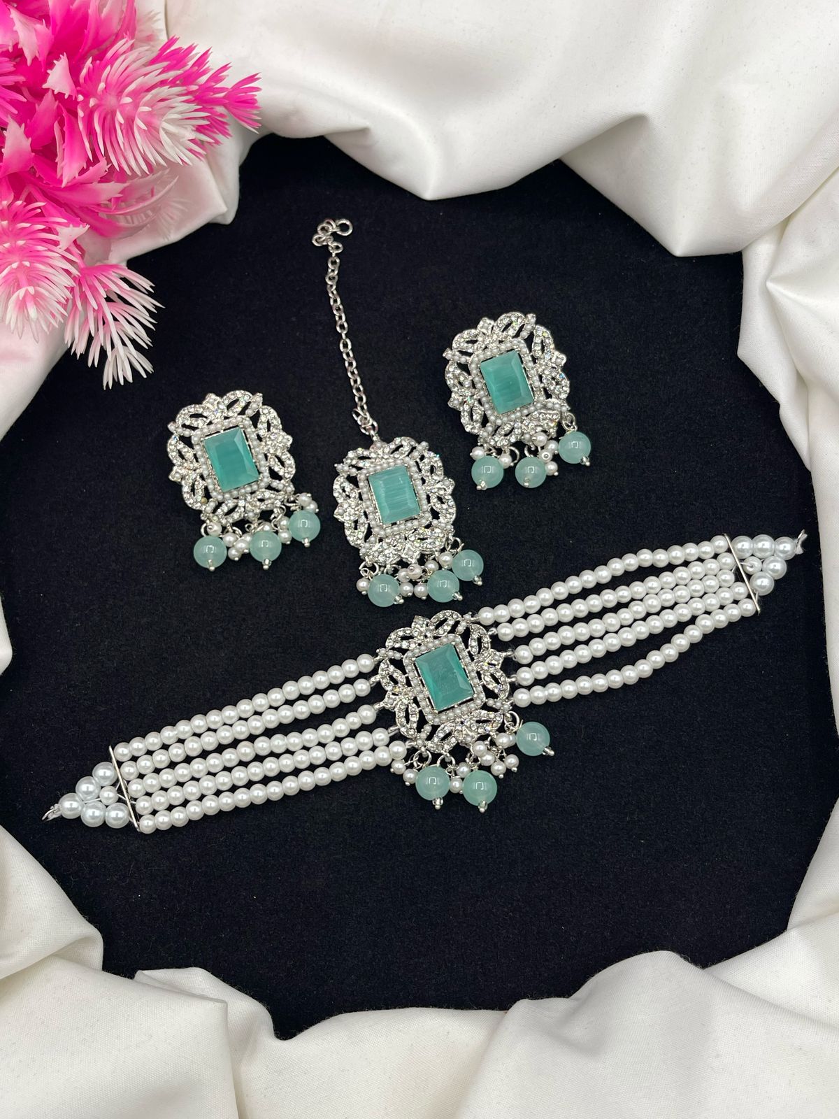 “Elegant Nauratan Choker Set with Vibrant Multi-Stone Detailing”