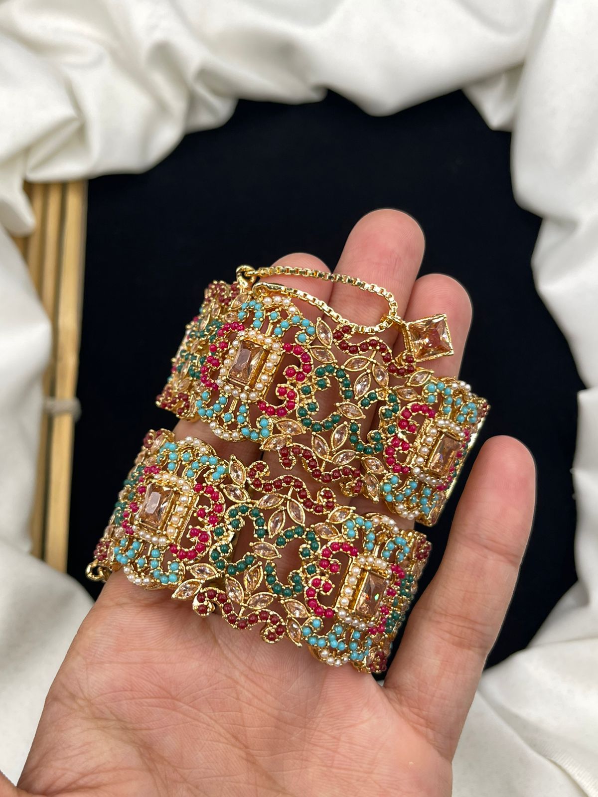 Elegant Design Manjoos Zircon Work Bangles