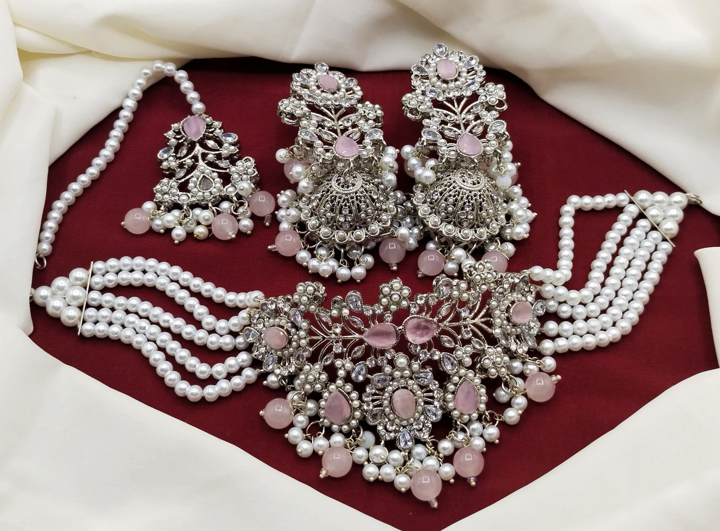 Manjus Nauratan choker Set.