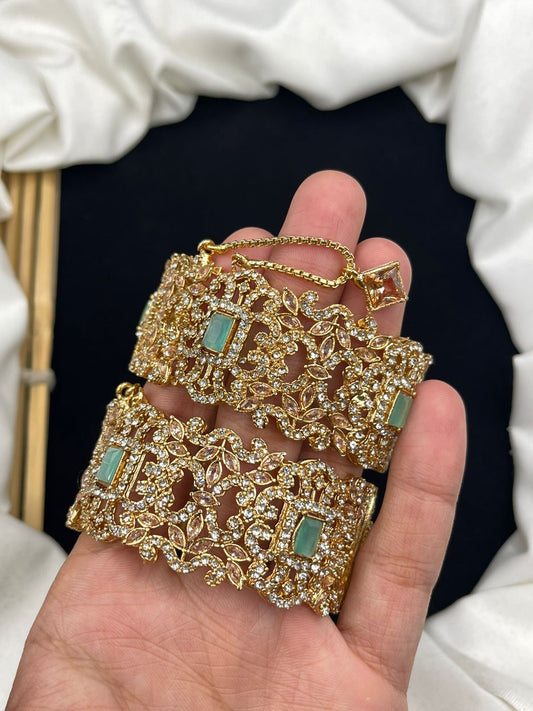 Elegant Design Manjoos Zircon Work Bangles