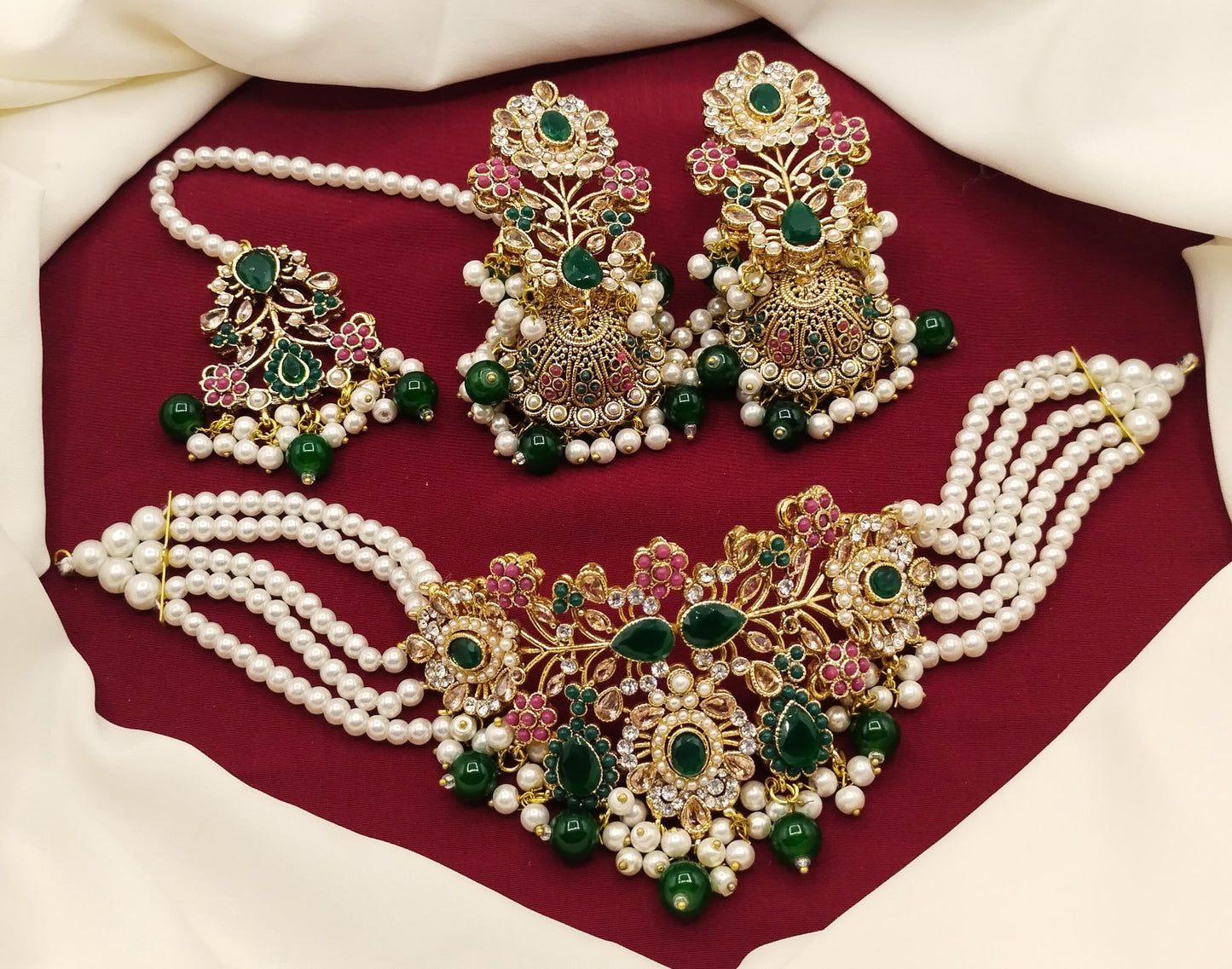 Manjus Nauratan choker Set.