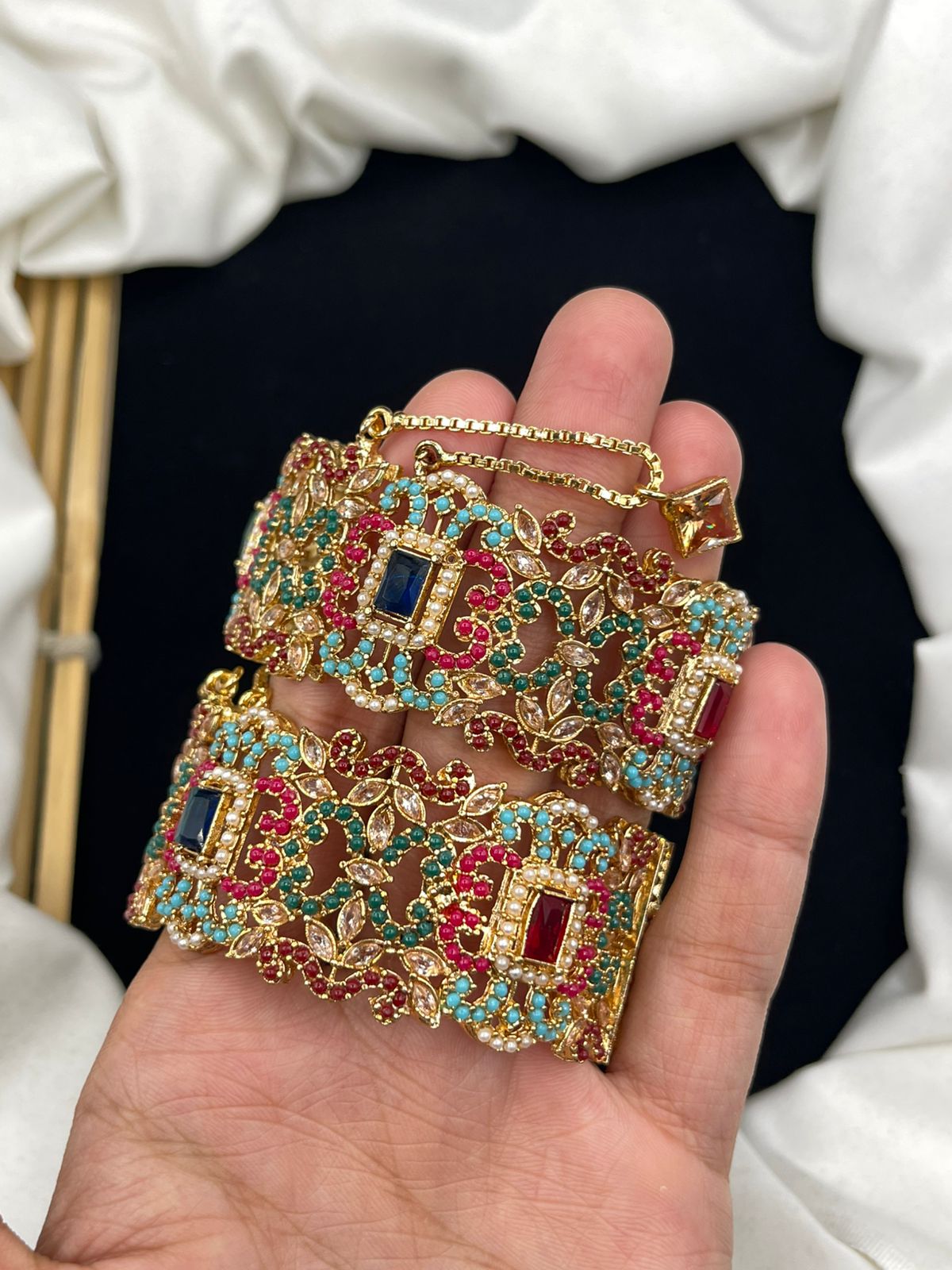 Elegant Design Manjoos Zircon Work Bangles