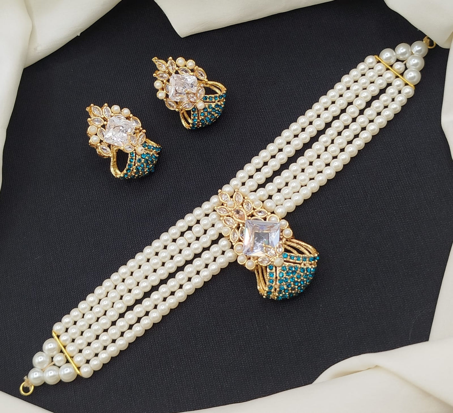 New Design Stylish Zircon Choker Set.